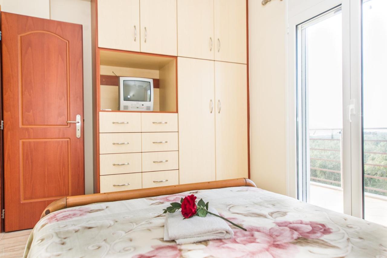 Cozy Flats In An Olive Grove By The Sandy Beach Kánalos Extérieur photo