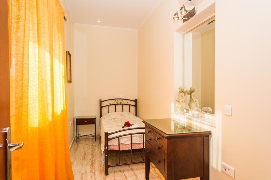 Cozy Flats In An Olive Grove By The Sandy Beach Kánalos Extérieur photo