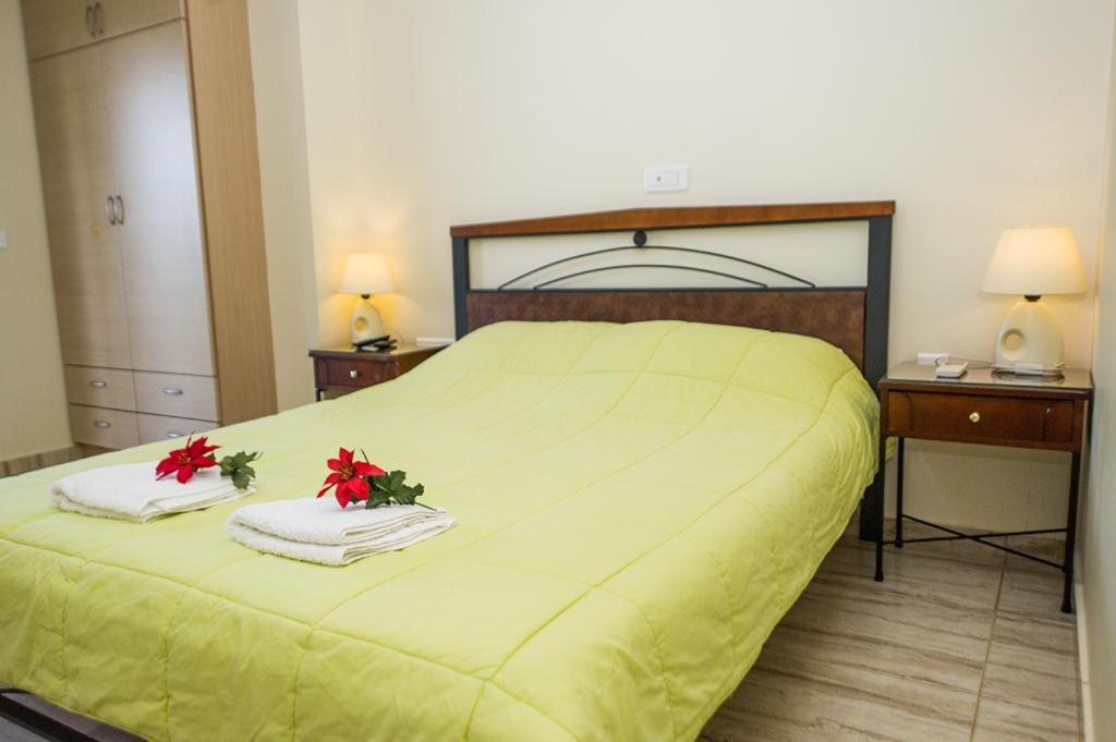 Cozy Flats In An Olive Grove By The Sandy Beach Kánalos Extérieur photo