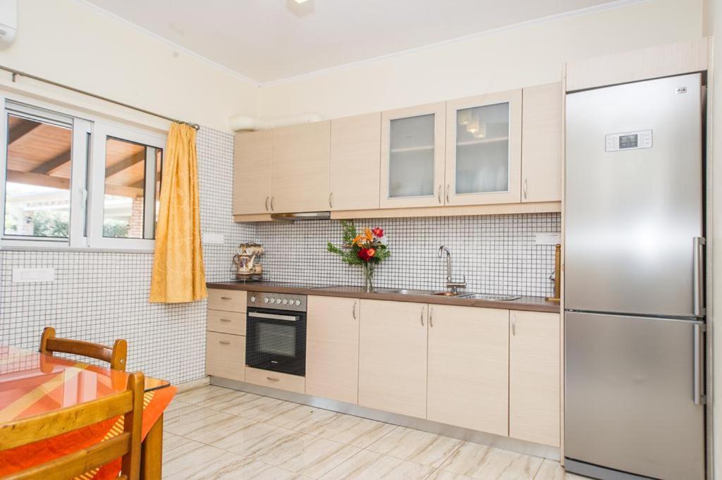 Cozy Flats In An Olive Grove By The Sandy Beach Kánalos Extérieur photo