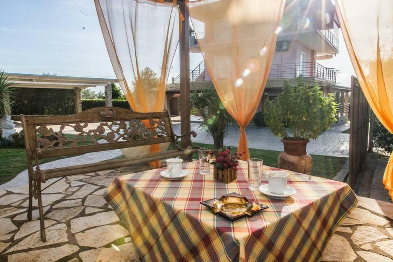 Cozy Flats In An Olive Grove By The Sandy Beach Kánalos Extérieur photo